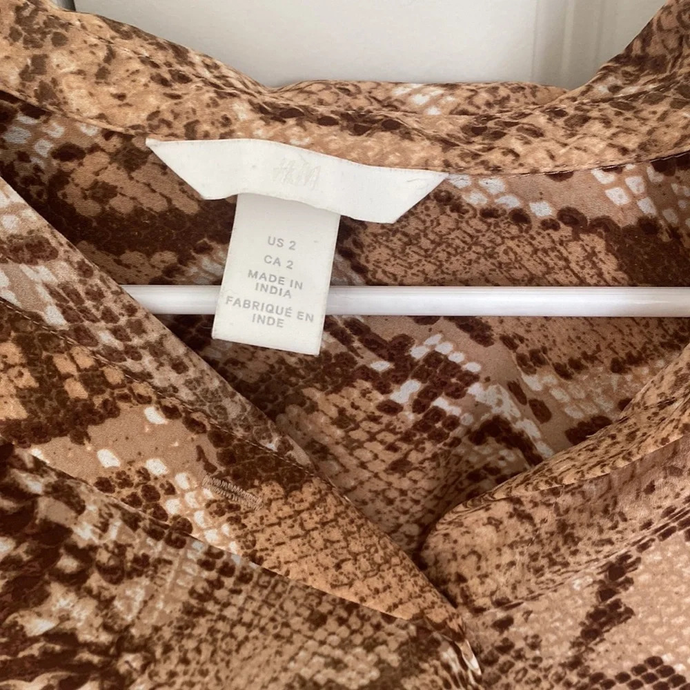 H&M blouse - Picture 2 of 3